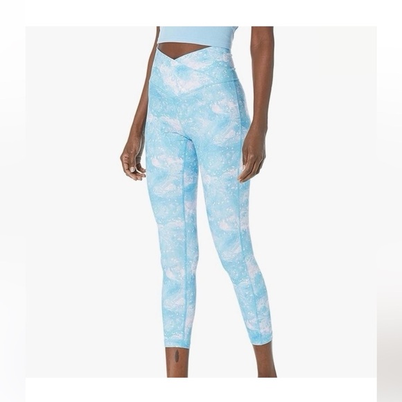 NWT  Juicy Couture Sport Aurora Print Legging & Sports Bra size medium - Picture 4 of 9